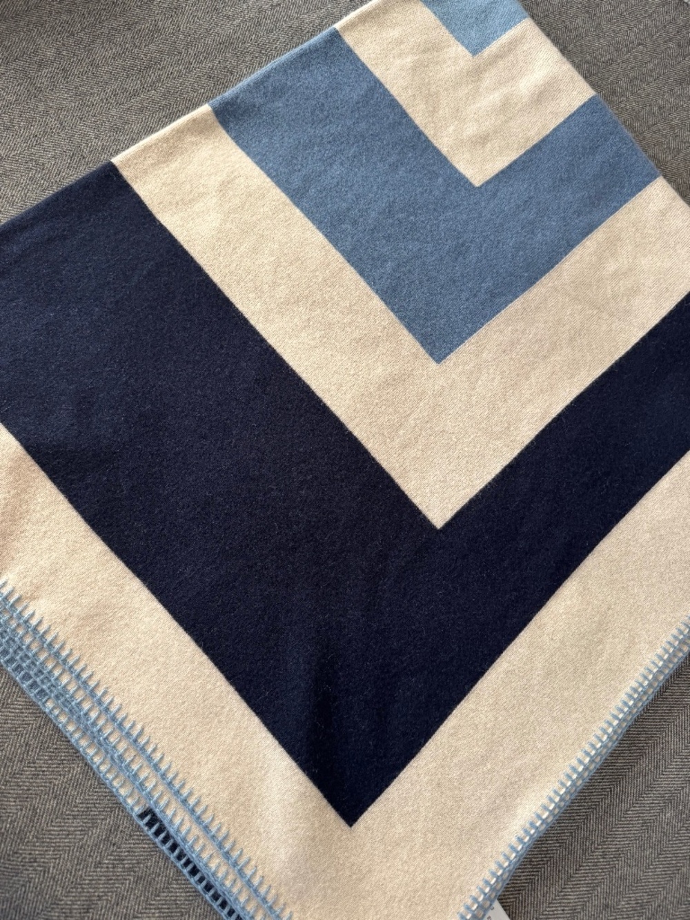 NWT, FRANCES VALENTINE, CLASSIC COLOR BLOCK WRAP, BLUE MAZE PATTERN